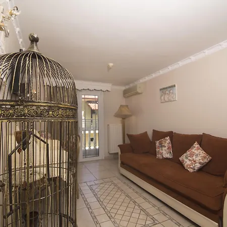 Parthenon Art מלון 3*