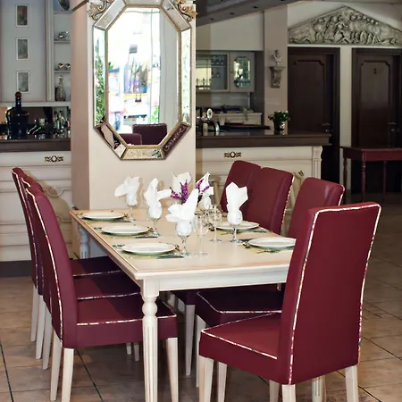 Parthenon Art מלון