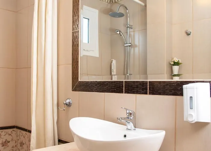 Parthenon Art Hotel 3*