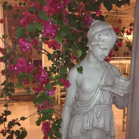 Parthenon Art Hotel